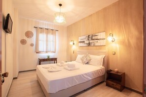 Shower, free toiletries, towels, soap - Long Summer (Igoumenitsa)