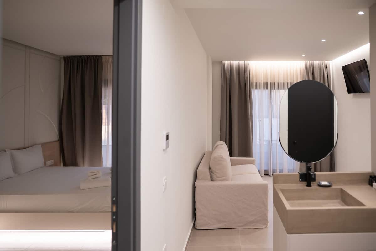Noema Signature Suites | 1 bedroom, Frette Italian sheets, premium bedding, minibar
