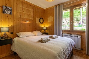 3 chambres, fer et planche à repasser, lit parapluie, Wi-Fi gratuit