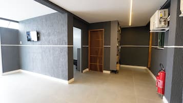 Basic Triple Room, Private Bathroom | Shared kitchen facilities