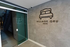 Interior entrance - Hostel Village GRU (Guarulhos)