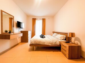 3 Schlafzimmer, Bügeleisen/Bügelbrett, WLAN, Bettwäsche