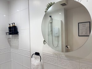 Hårtørrer, håndklæder, Sæbe, Shampoo