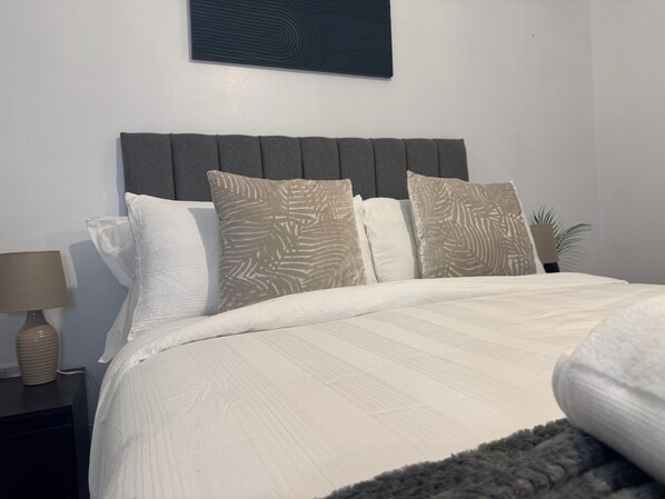 2 bedrooms, iron/ironing board, travel cot, free WiFi