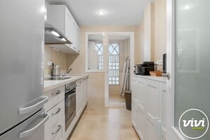Private kitchen - La Vida Dorada | Garden - pool - terrace (Benahavís)