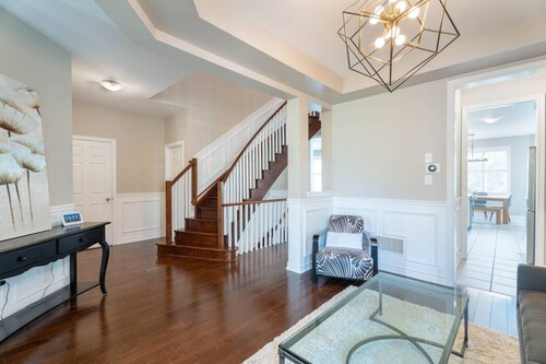 Stylish 4BR Oasis | Peaceful Mississauga Location