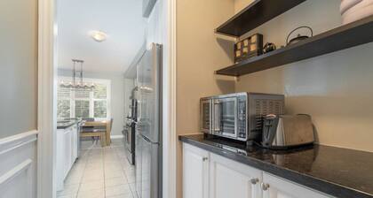 Stylish 4BR Oasis | Peaceful Mississauga Location