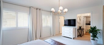 Stylish 4BR Oasis | Peaceful Mississauga Location