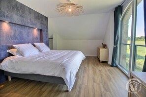2 dormitoris, planxa i posts de planxar, wifi gratuïta i roba de llit