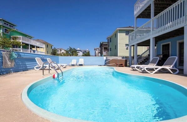 Outdoor pool, a heated pool