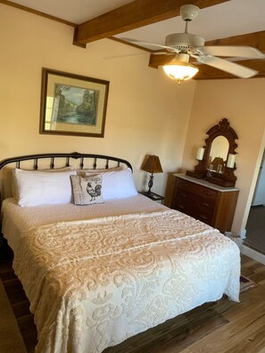 1 soverom, strykejern/-brett, wi-fi og sengetøy