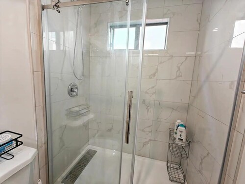 Modern & Cozy 1 Bedroom Suite-Walk to FIFA Fan Zone-Private Entrance
