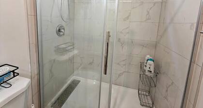 Modern & Cozy 1 Bedroom Suite-Walk to FIFA Fan Zone-Private Entrance