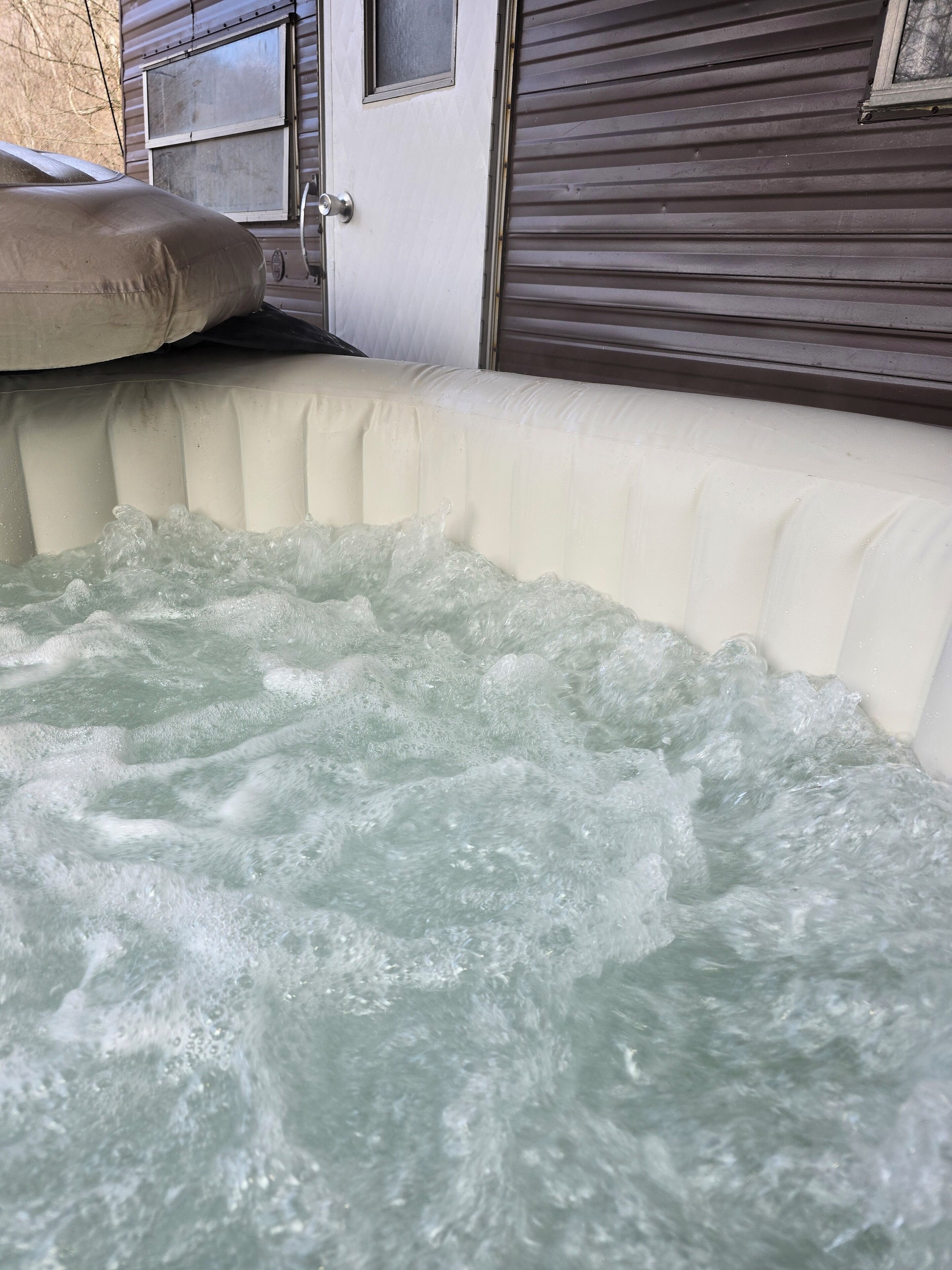 Bain à remous extérieur