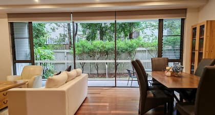 3BR APT in heart of Lindfield