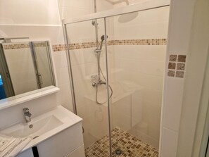 Towels - Le Floriana by Interhome (Cannes)