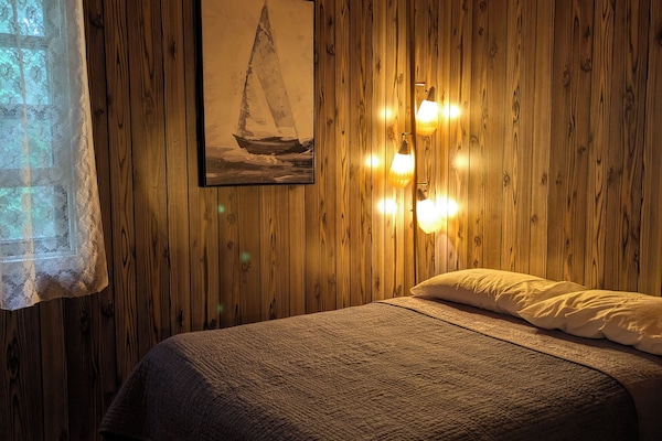 3 habitaciones, escritorio, tabla de planchar con plancha y wifi gratis