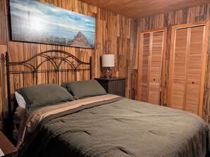 3 chambres, bureau, fer et planche à repasser, accès au Wi-Fi (inclus)