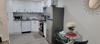 Beautiful Tranquil One Bedroom, calm, cozy and clean Basement Suite
