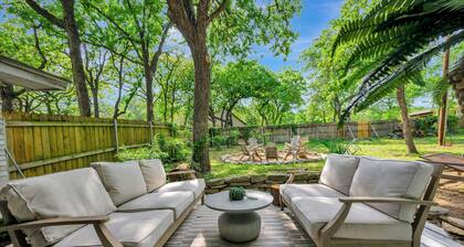 Charming 3-bedroom Modern Rustic Retreat on 1 acre
