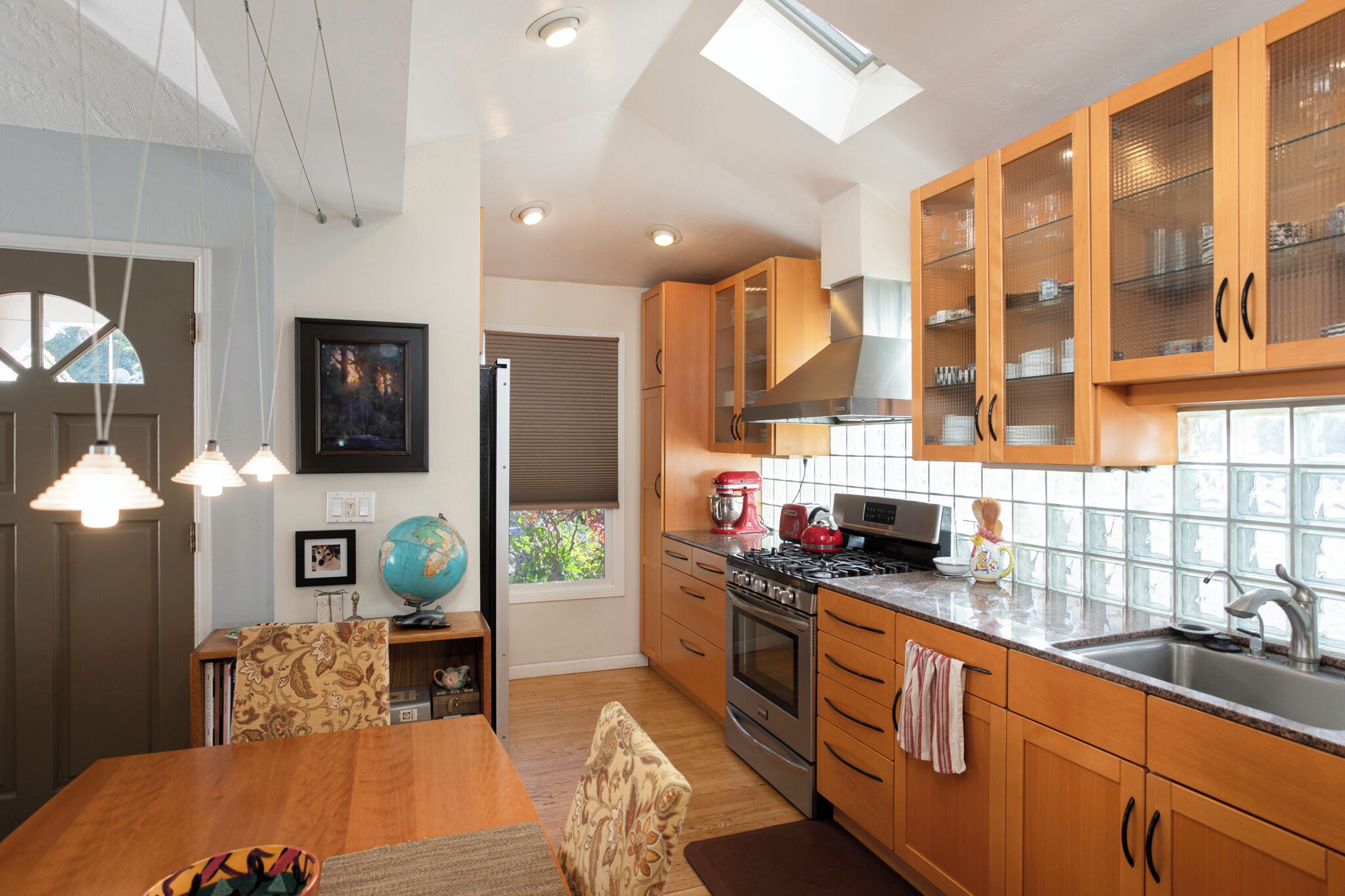 Refrigerador, horno, parrilla de estufa y licuadora 