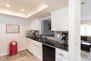 Oven, stovetop, ice maker