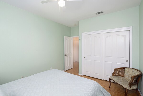 3 bedrooms, iron/ironing board