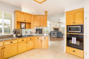 オーブン、コンロ、香辛料、製氷機