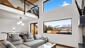 Smart-tv en een open haard