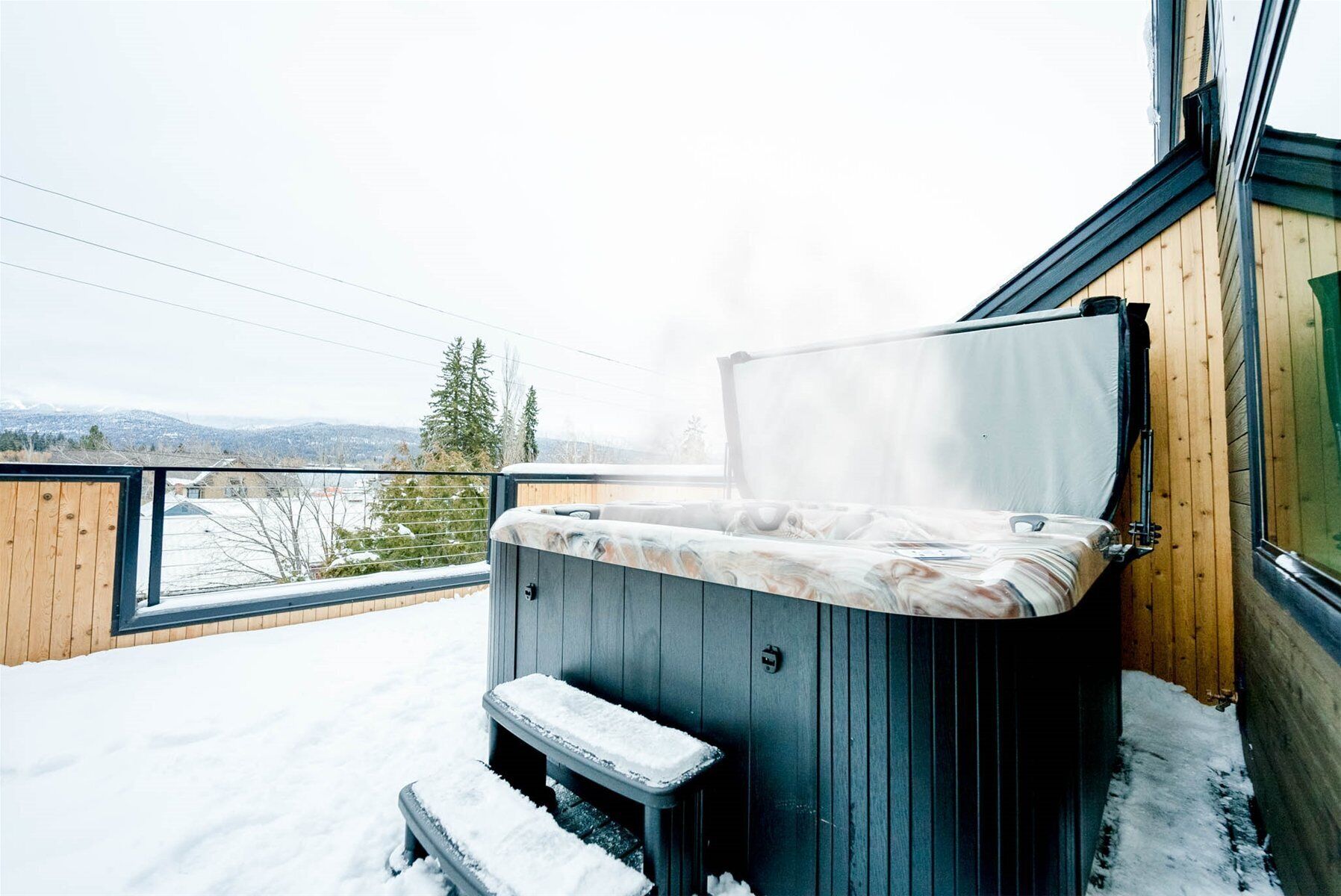Bañera de hidromasaje al aire libre