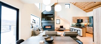 New! Luxury Downtown Condo with hot tub and pet friendly