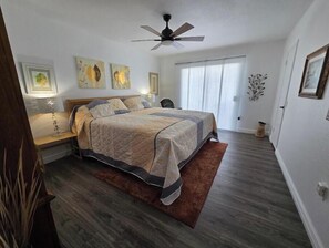2 bedrooms, iron/ironing board, WiFi, bed sheets - Welcome to beautiful Desert Glen Inn located in the "Arizona Valley of the Sun" (Sun City West)