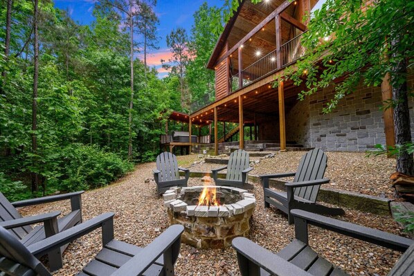 Unclassified image, 1 of 85, button - Foot Prop Inn · Peaceful + Hot Tub | Fire Pit | Forest Views (Broken Bow)