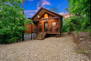 Exterior - Foot Prop Inn · Peaceful + Hot Tub | Fire Pit | Forest Views (Broken Bow)