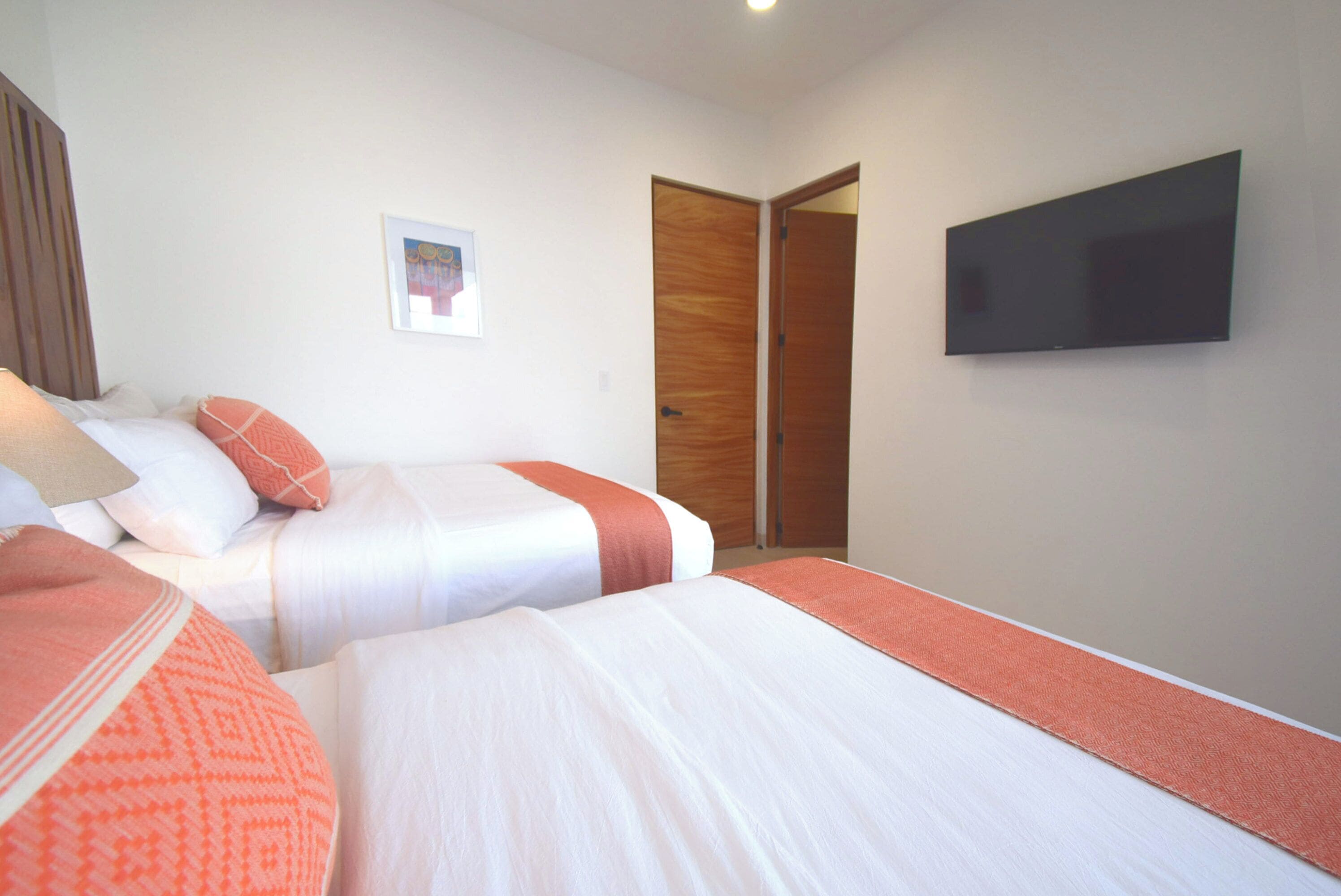 5 bedrooms, desk, iron/ironing board, travel cot