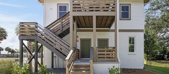 3BR Condo on 2nd Flr Jacksonville-Mayport Village on St Johns River & near beach