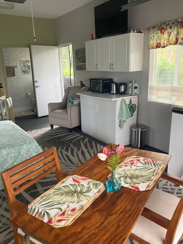 Interior - Quiet Studio Vacation Rental on the Beautiful Puna Coast (Pahoa)
