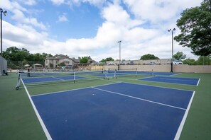 Sport court - NO STAIR ACCESS Spacious Condo in Gated Pointe Royale Golf Village (Branson)