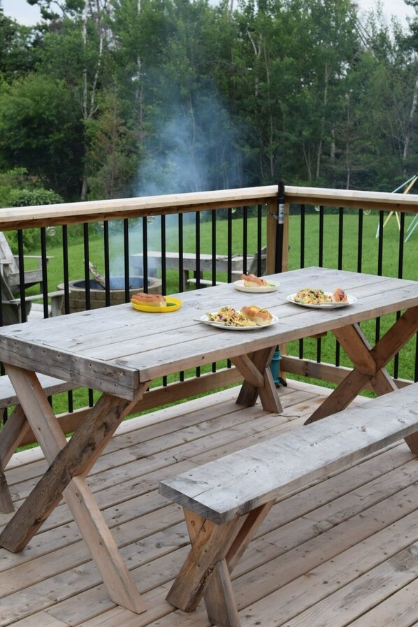 تناول الطعام بالخارج