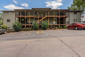 Exterior - Top Notch Retreat 1 Mile from Silver Dollar City! (Branson West)
