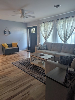 Smart TV, fireplace