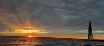 4-bedroom Beach House in charming North Cape May- FRESHLY UPDATED IN 2025!