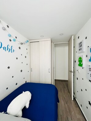 2 bedrooms, bed sheets