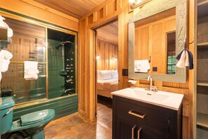 Towels - Cozy Branson Getaway with Resort Pool (Branson)