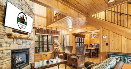 Spacious 3BR Branson Cabin | Jetted Tub, Twin Loft, Fireplace & Pet-Friendly Comfort