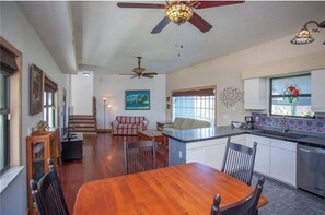 Interior - Waterfront Home in Beautiful Nature Preserve; Kayaks, Hot Tub,Fire Pit, Pets ok! (Tampa)