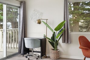 Family Apartment, 2 Bedrooms, Balcony, Ocean View | Living area