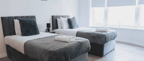 3 bedrooms, iron/ironing board, WiFi, bed sheets