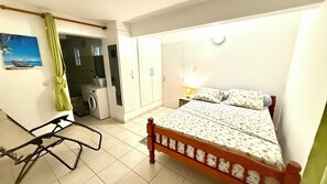 1 chambre, fer et planche à repasser, Wi-Fi, draps fournis