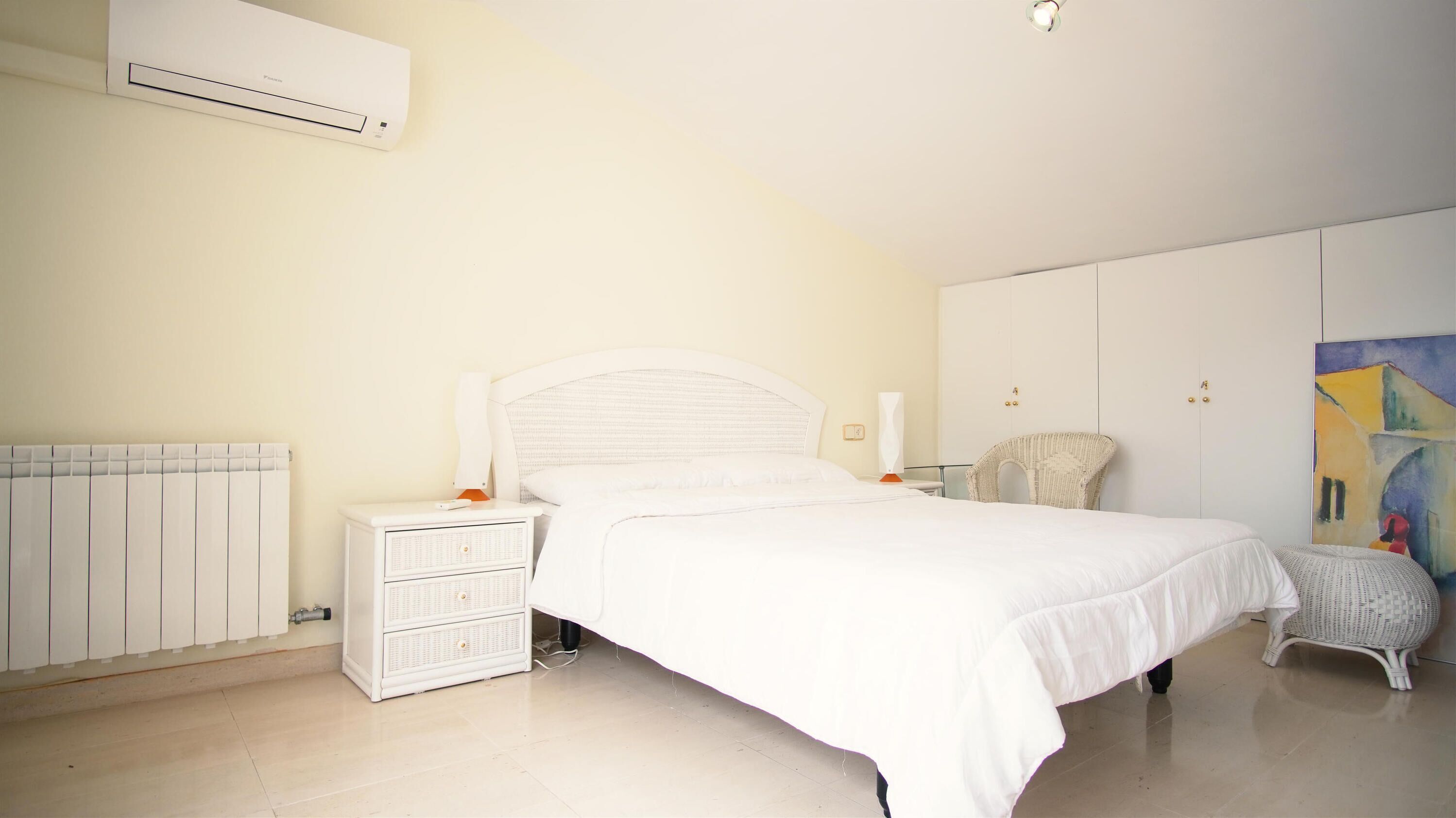 4 camere, ferro/asse da stiro, Wi-Fi